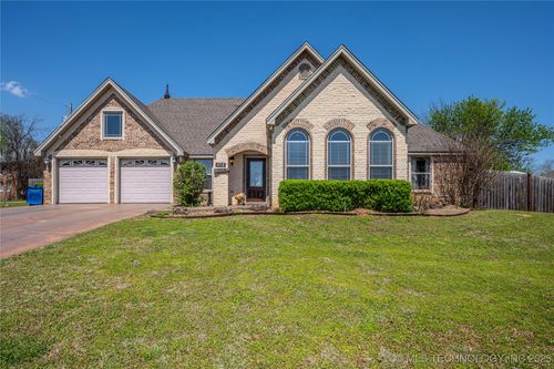 338 W 7th St, Kiowa, OK, 74553-5276 | Card Image