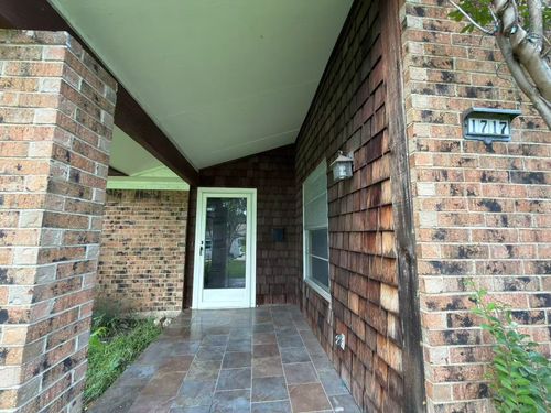 1717 Warwick St, Garland, TX, 75044-7641 | Card Image
