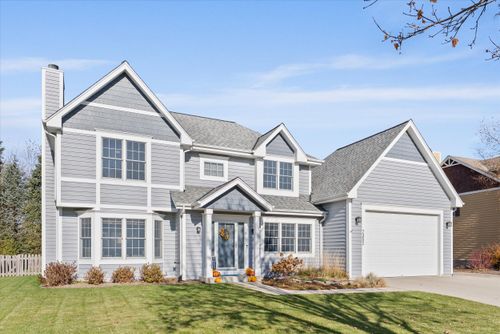 427352 W Pointe Ct, Cedarburg, WI, 53012-2279 | Card Image