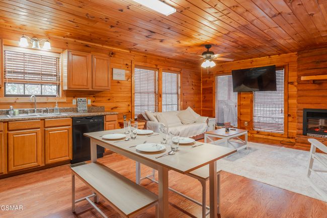 Cabin 2 Kitchen/Living Room | Image 10