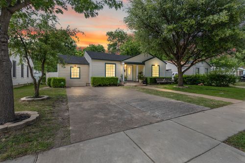2811 Carlson Dr, Dallas, TX, 75235-7523 | Card Image
