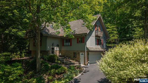 1150 Lakeside Dr E, Highland Lakes, NJ, 07422-1903 | Card Image