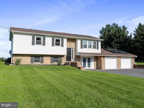 8175 Stone Bridge Rd, GREENCASTLE, PA, 17225-9786 | Card Image