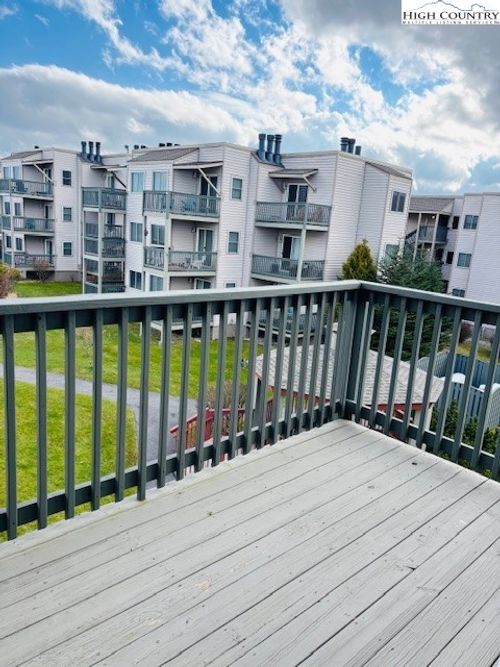 4301-301 Pinnacle Inn Rd, Beech Mountain, NC, 28604-7478 | Card Image