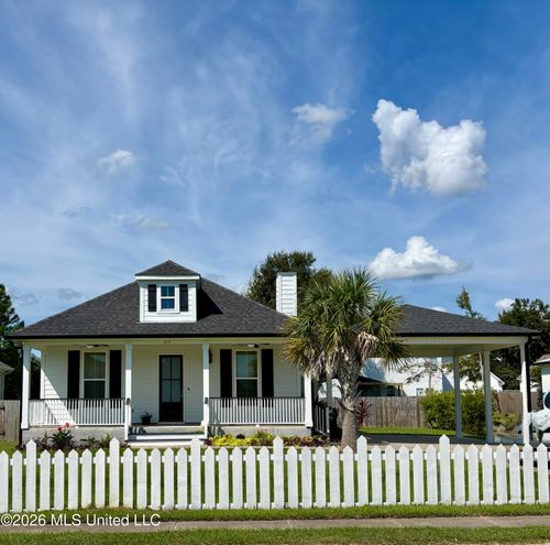 215 White Harbor Rd, Long Beach, MS, 39560-5611 | Card Image