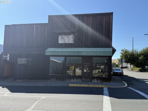 181 Ne Main St, Dufur, OR, 97021-7011 | Card Image