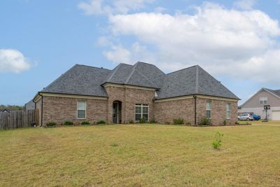 390 Burton Place Dr, House other with 5 bedrooms, 3 bathrooms and null parking in Oakland TN | Image 2