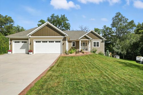 9174 Elm St, East Troy, WI, 53120-2268 | Card Image