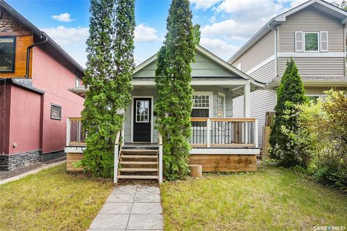 902 10th St E, Saskatoon, SK, S7H0H5 | Card Image