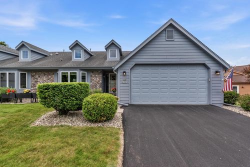 N98W17973 Bramblewood Court, Germantown, WI, 53022 | Card Image