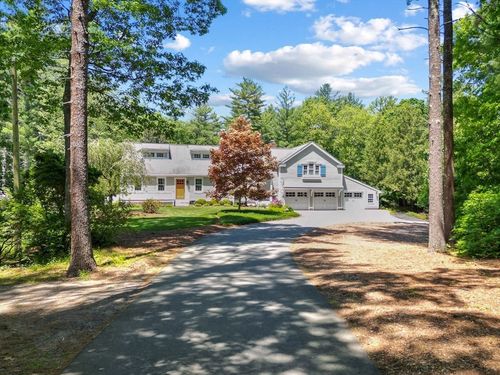 12 Valley St, Pembroke, MA, 02359-3717 | Card Image