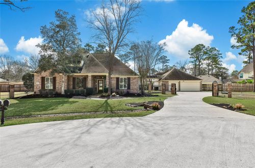 1002 Acorn Ct, Friendswood, TX, 77546-3586 | Card Image
