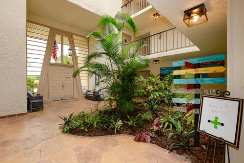 9-305-1800 Se Saint Lucie Blvd, Stuart, FL, 34996-4298 | Card Image