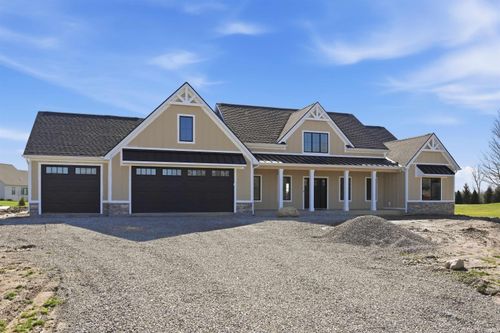 2046 Links Ln, Auburn, IN, 46706-0637 | Card Image