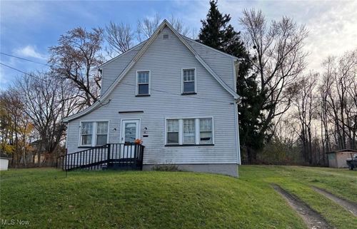 557 Cameron Ave, Youngstown, OH, 44502-2204 | Card Image