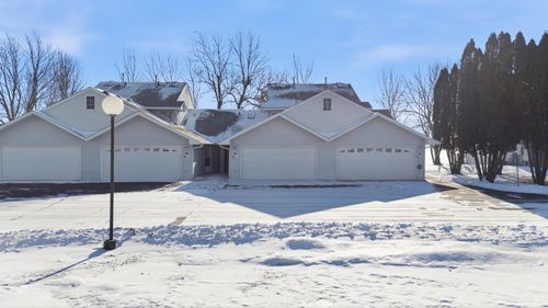 22710 Dunvilla Dr, Pelican Rapids, MN, 56572-7145 | Card Image