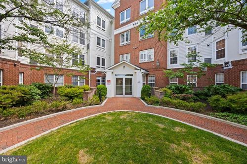 215-801 S Greenbrier St, ARLINGTON, VA, 22204-2732 | Card Image