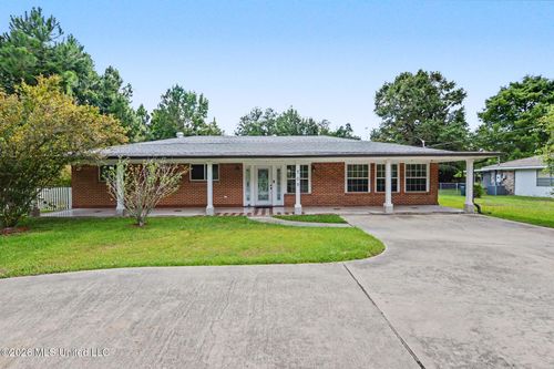 705 Saint Joseph St, Waveland, MS, 39576-3141 | Card Image