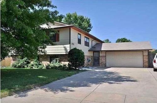 8715 E Wassall Ct, Wichita, KS, 67210-1940 | Card Image