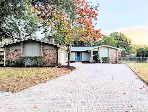 6 Stafford Cir, Fort Walton Beach, FL, 32547-1747 | Card Image