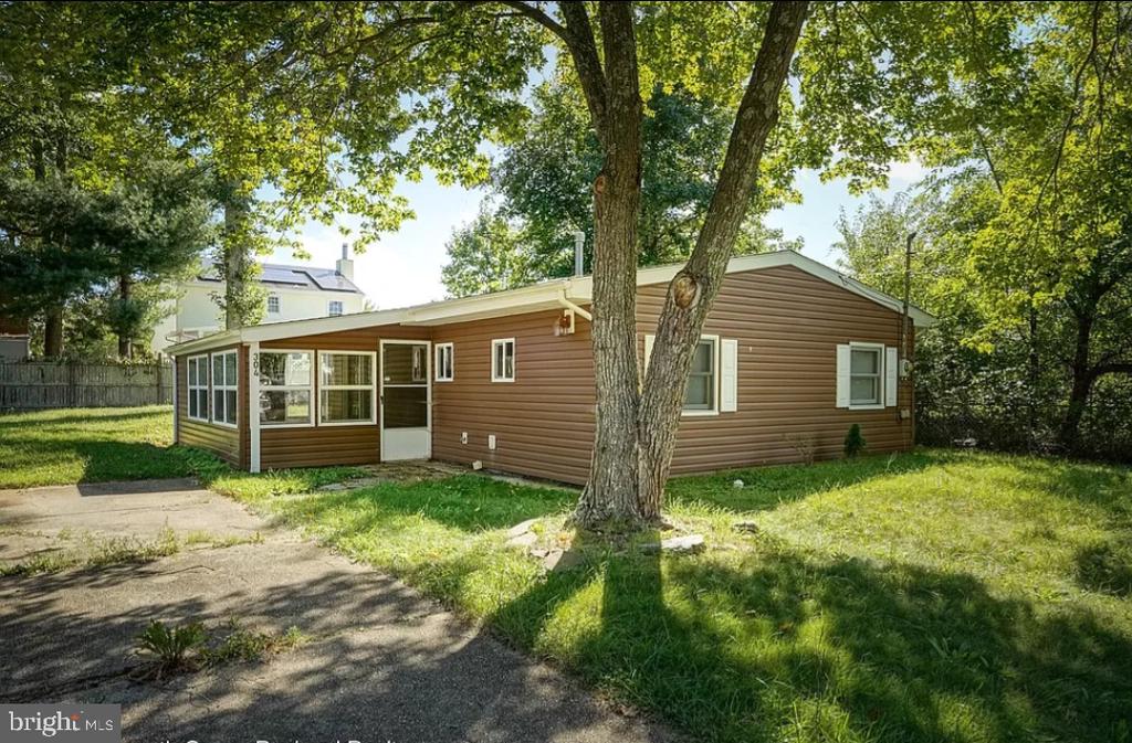 Falcon Dr, Little Egg Harbor Twp, NJ 08087