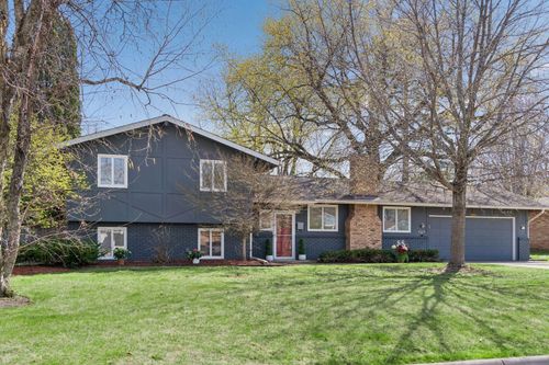 6009 Chapel Dr, Edina, MN, 55439-1718 | Card Image