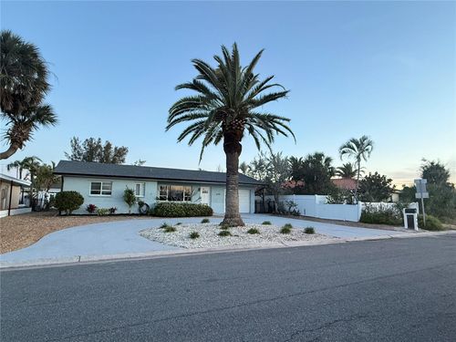 490 82nd Ave, ST PETE BEACH, FL, 33706-1504 | Card Image