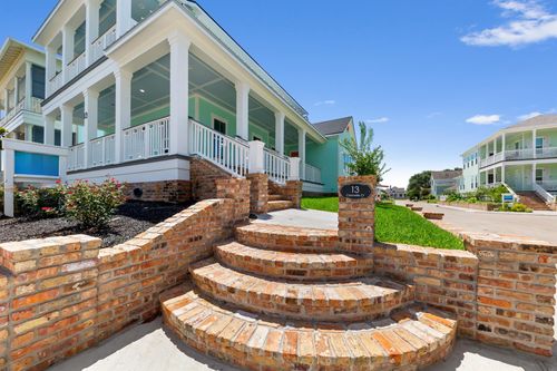 13 Caravelle Ct, Galveston, TX, 77554-2917 | Card Image