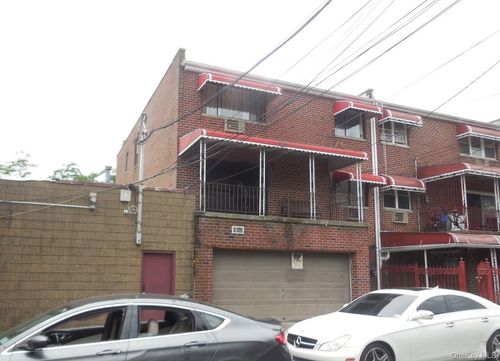 1060 E 225th Street, New York, NY, 10466 | Card Image
