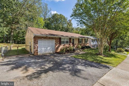 15209 Calexico Ln, WOODBRIDGE, VA, 22193-1626 | Card Image