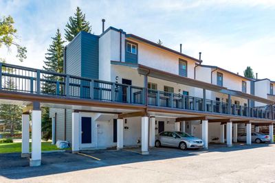 606 - 2520 Palliser Dr Sw, Home with 2 bedrooms, 1 bathrooms and 1 parking in Calgary AB | Image 1