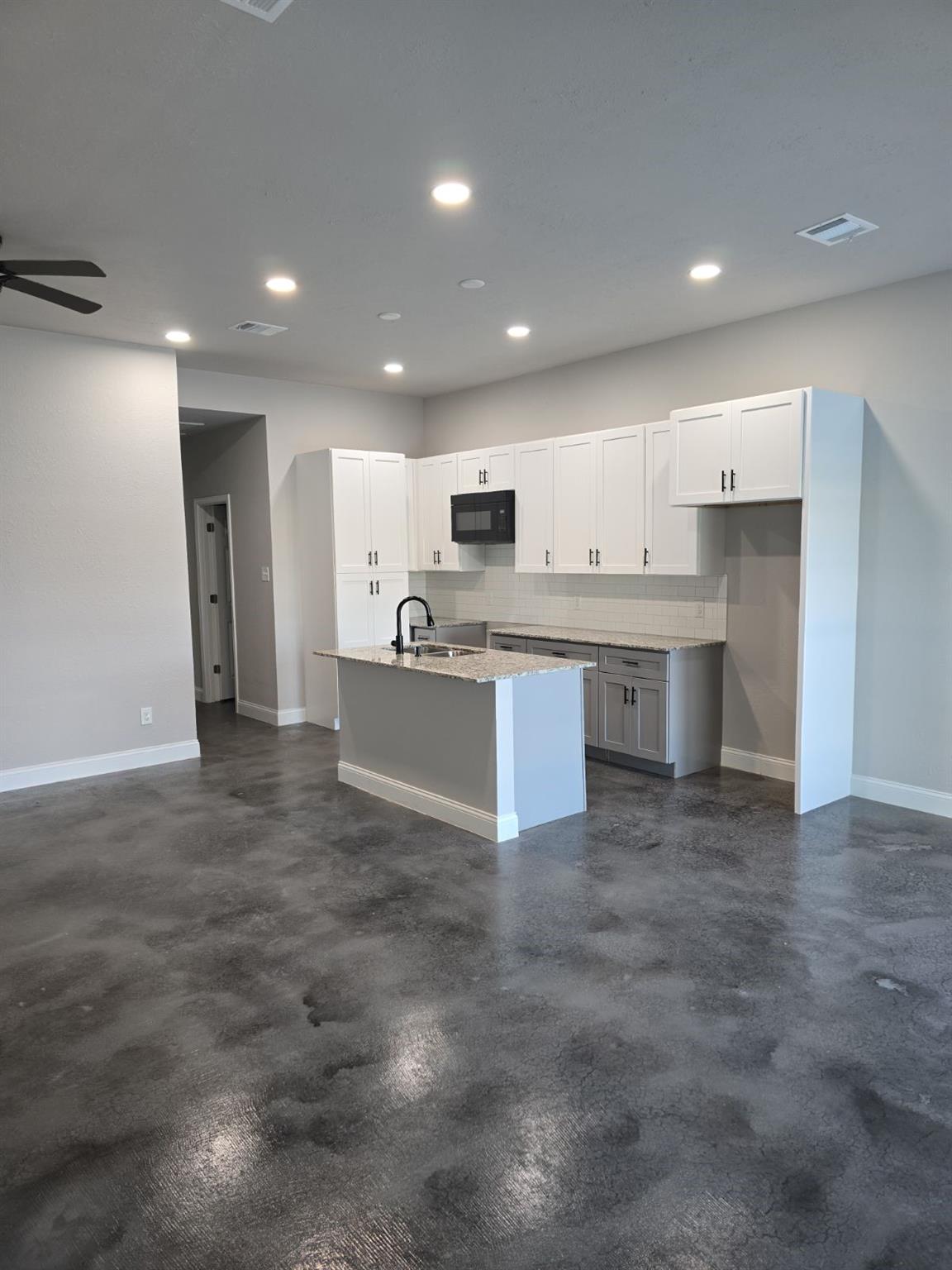 Residential Lease in Kendleton 3