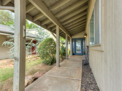 9816 Hefner Village Blvd, Oklahoma City, OK, 73162-7719 | Card Image