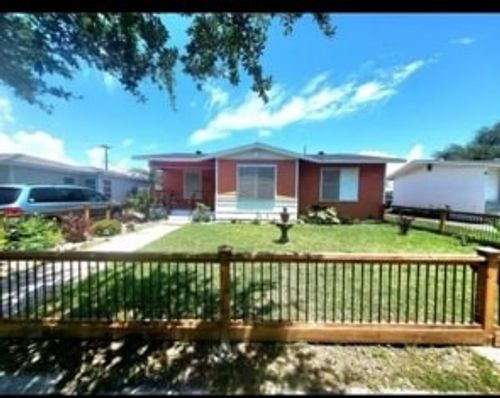 918 Wilshire Pl, Corpus Christi, TX, 78411-2372 | Card Image