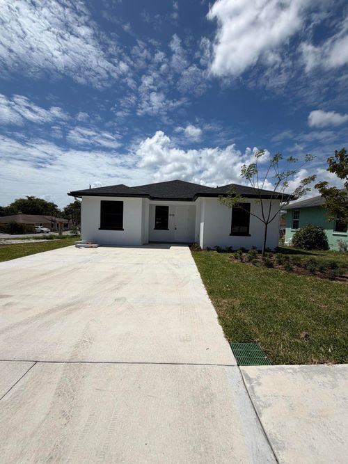 1209 W 33rd St, Riviera Beach, FL, 33404-2953 | Card Image