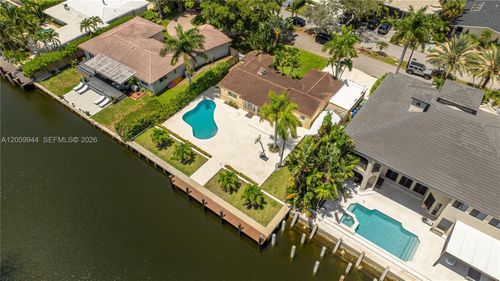 330 Coconut Isle Dr, Fort Lauderdale, FL, 33301-2424 | Card Image