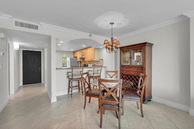 UNIT-206 - 18 Royal Palm Way, Condo with 1 bedrooms, 2 bathrooms and null parking in Boca Raton FL | Image 8