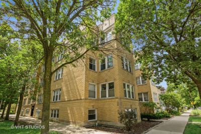 3 - 4548 N Albany Avenue, Condo with 2 bedrooms, 1 bathrooms and null parking in Chicago IL | Image 1