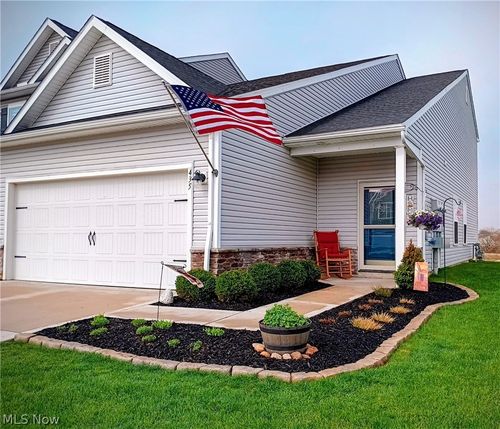 435 Honeycrisp Dr Ne, Louisville, OH, 44641-0075 | Card Image