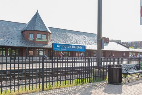 2406 N Lafayette St, Arlington Heights, IL, 60004-2908 | Card Image