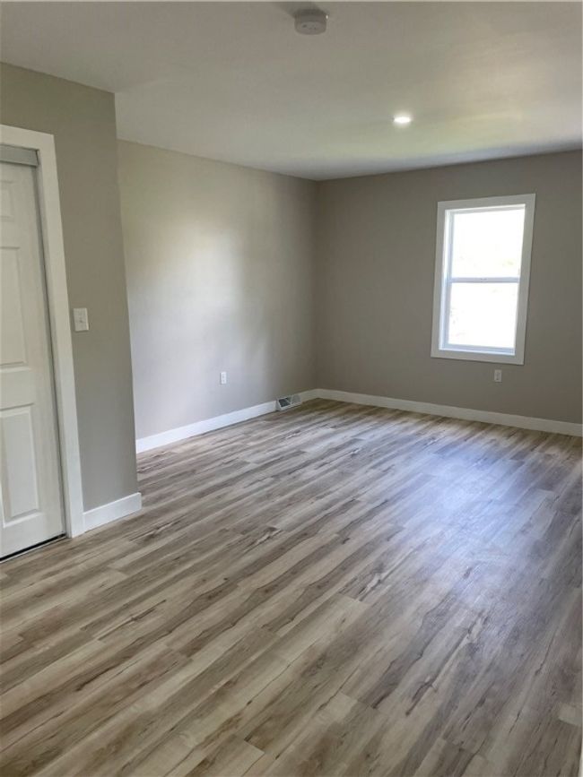 1215 Main St, House other with 3 bedrooms, 2 bathrooms and 4 parking in Bentleyville PA | Image 11