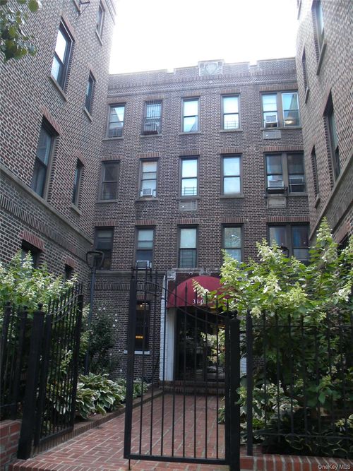 1h-38-05 65 Street, New York, NY, 11377 | Card Image