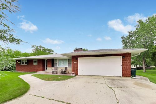 10S021 Plainfield Naperville Rd, Naperville, IL, 60564-9529 | Card Image