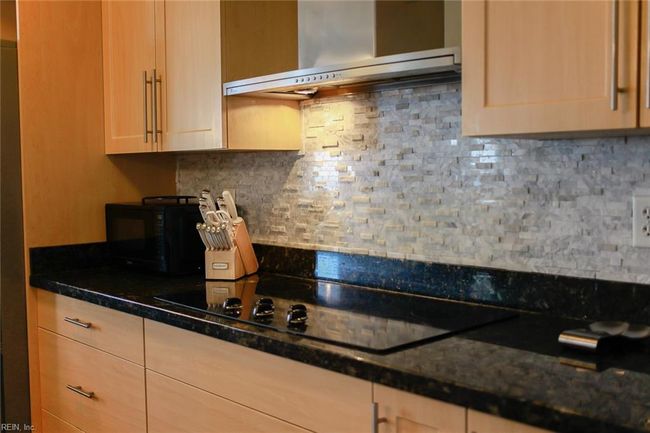 APT-432B - 3738 Sandpiper Rd, House attached with 4 bedrooms, 3 bathrooms and null parking in Virginia Beach VA | Image 15