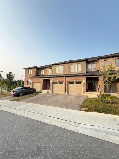 8 W Mill St, Ayr, ON, N0B1E0 | Card Image