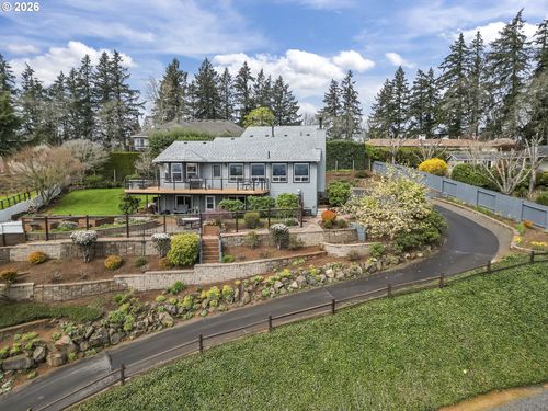 242 Nw Walnut Ave, Dundee, OR, 97115-9505 | Card Image