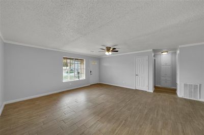 719 Shadowglen Street, House other with 3 bedrooms, 2 bathrooms and null parking in Channelview TX | Image 3