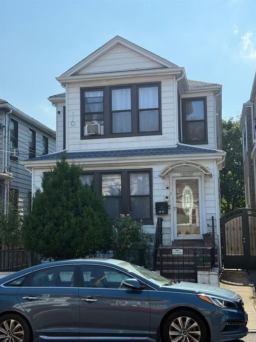 4242 79th St, Elmhurst, NY, 11373-3057 | Card Image