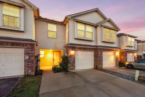 12607 Oceanside Dr, Euless, TX, 76040-3454 | Card Image