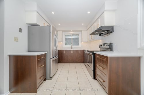 7221 Promenade Danton, Mississauga, ON, L5N5C5 | Card Image